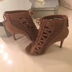 Cute tan high heels ✨